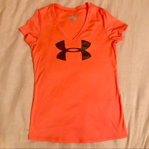 Women’s UA Heatgear Short Sleeve V-Neck